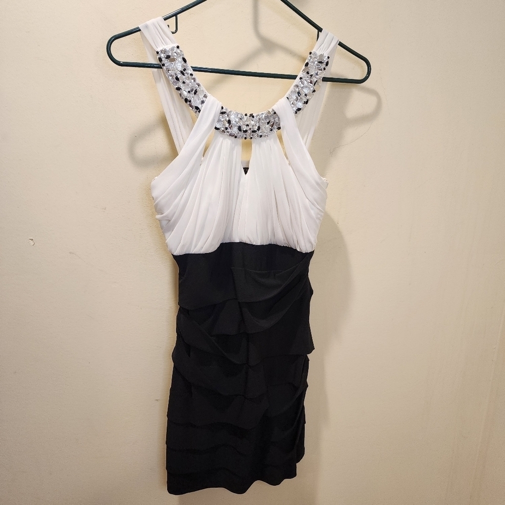 City Studio Black and White Short fitted cocktail mini dress size M